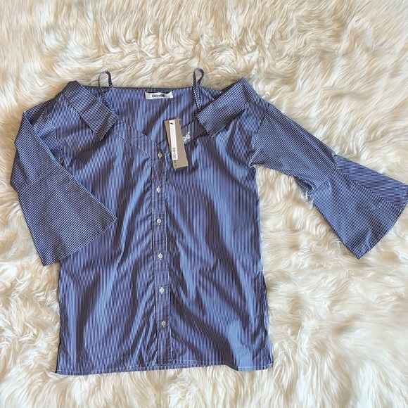 NWT DO+BE Blue/White Striped Off-the-Shoulder Button-Up Top - Picture 4 of 13